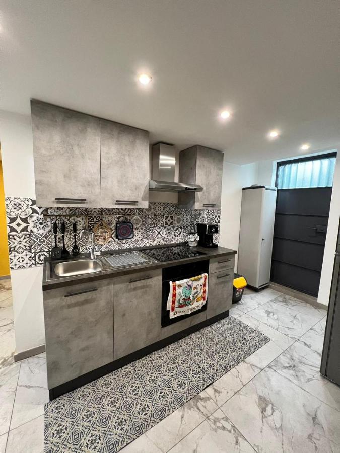 Chimera House Apartment Катания Екстериор снимка